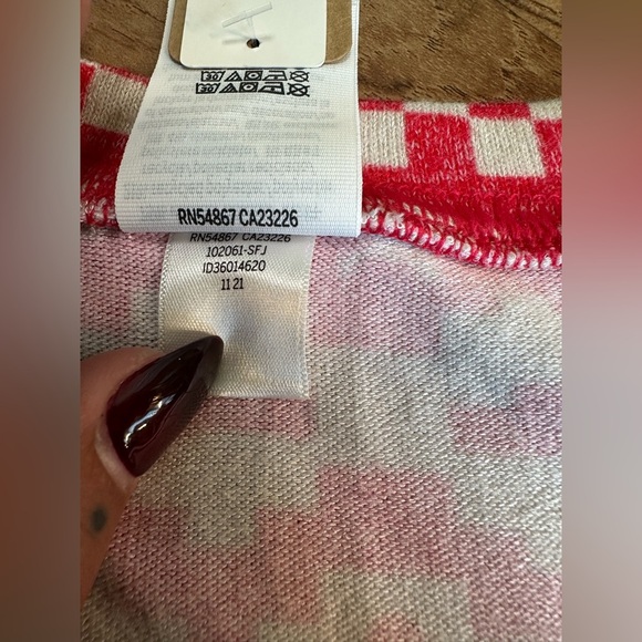 NWT, PINK by Victoria’s Secret Long Sleeve Sleepwear Top. Size Large. Red/Cream - Picture 5 of 8